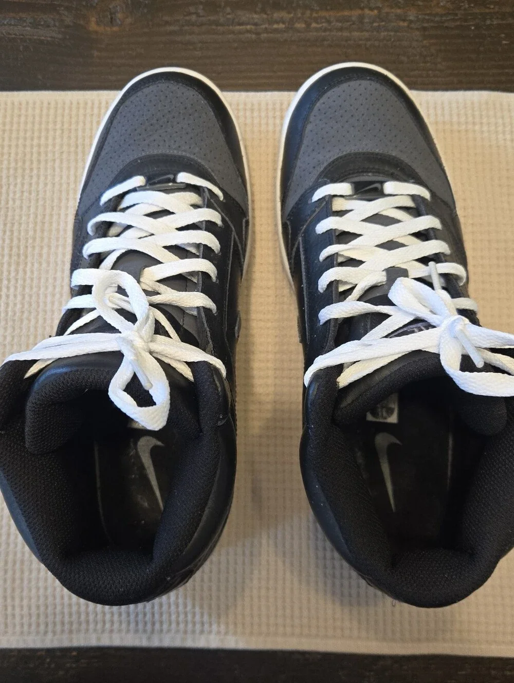 Nike Men’s Black High-Top Sneakers, Size 11